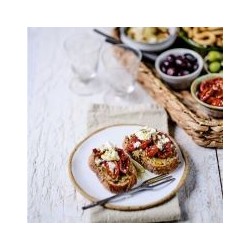 Green oliveade with almond