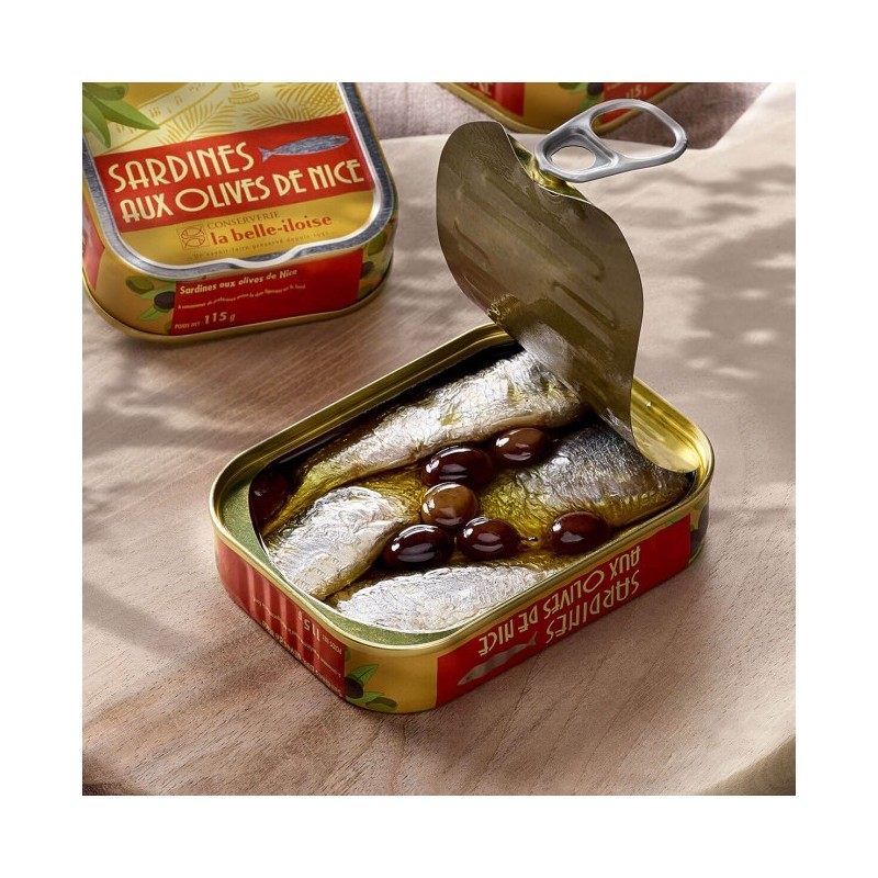 Sardinen mit schönen Oliven